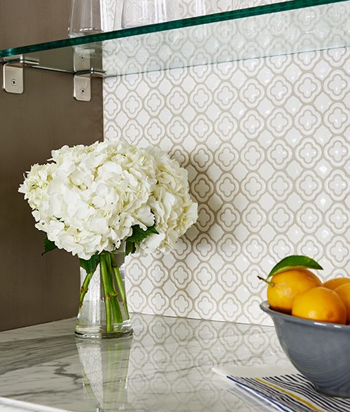 Clover Mosaic in White Crackle with Statuary Grigio